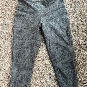 MPG Gray Floral Leggings